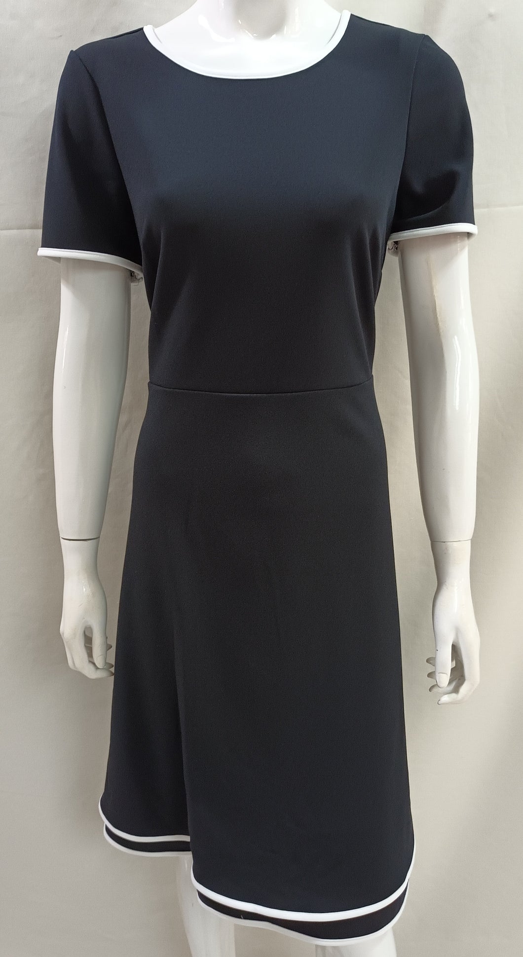 VESTIDO J&R NEGRO C/ BLANCO