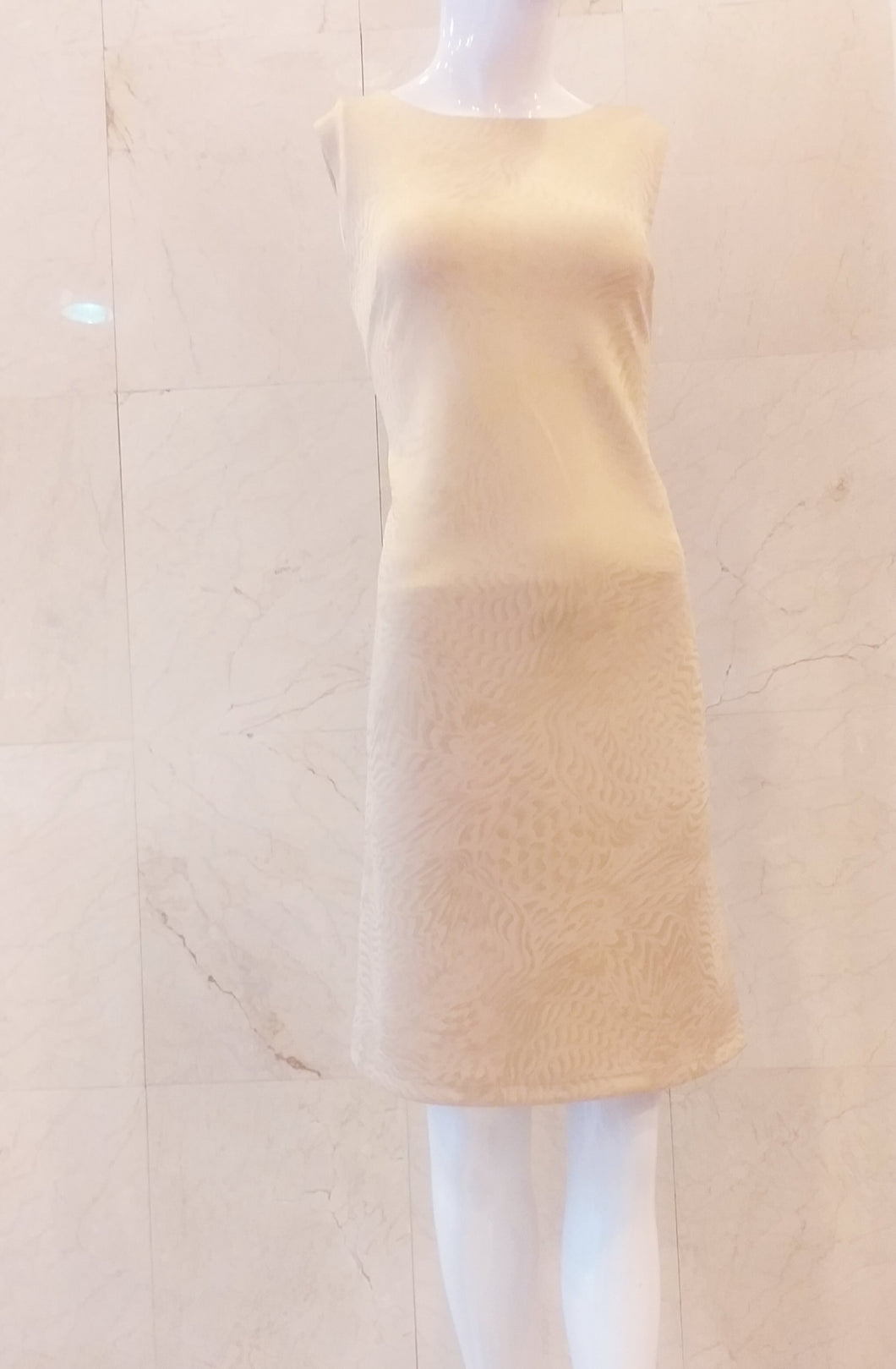 VESTIDO BEIGE SIN MANGAS